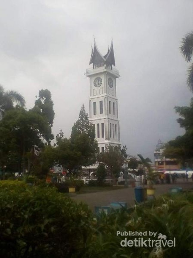 Foto: Jam Gadang, Saksi Bisu Sejarah Bukittinggi