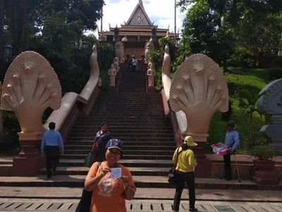 Foto: Kuil Phnom dan Kisah Lahirnya Kota Phnom Penh