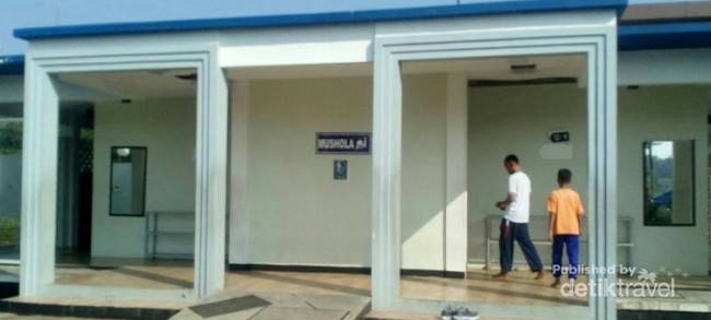 Foto: Masjid Nyaman di Tol Cipali
