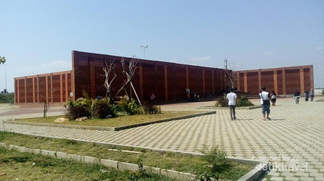 Foto: Masjid Tak Biasa di Tol Trans Jawa