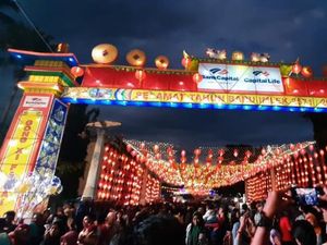 Foto: Melihat Lagi Meriahnya Tahun Baru China di Solo