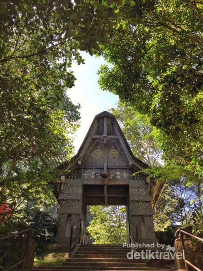 Foto Nuansa Mistis Makam Londa di Tana Toraja