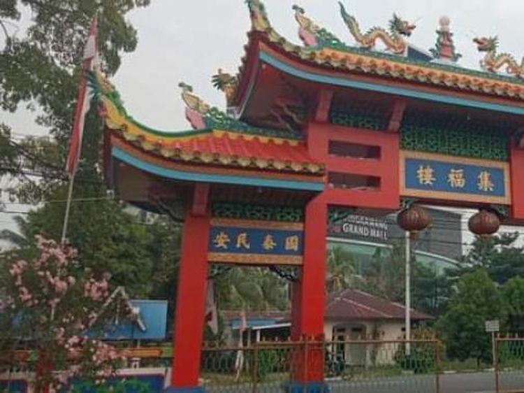 Foto: Penampakan Vihara Cantik dan Megah di Singkawang