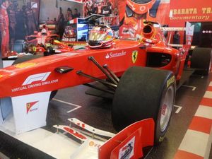 Foto : Sensasi Jadi Pembalap F1 di Museum Angkut