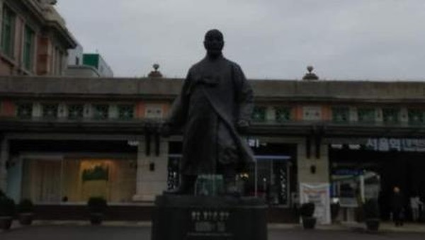 Foto: Stasiun Seoul yang dari Luar Mirip Istana