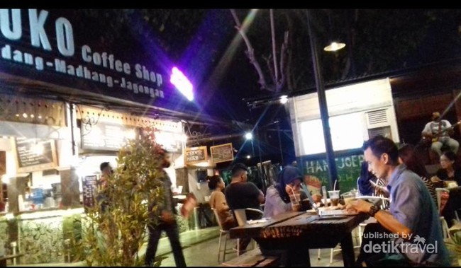 Foto: Suasana Malam di Malioboro, Ditemani Kopi dan Musik