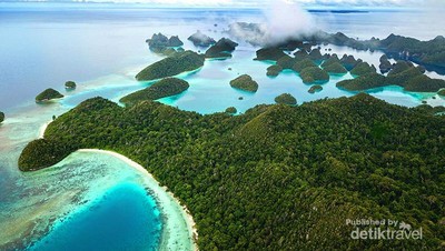 Foto: Surga Kecil Raja Ampat dari Ketinggian