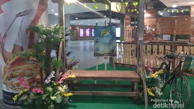 Foto: Teringat Kampung Halaman Saat Transit di Malaysia