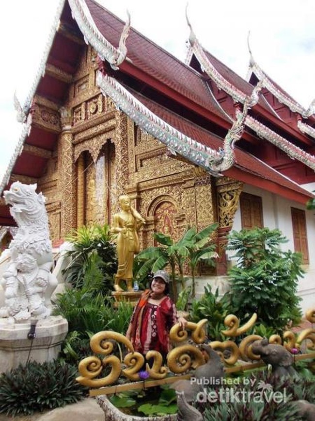 Foto: Wat Dokkam, Kuil Mungil Nan Cantik dari Chiang Mai