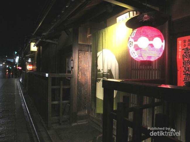 Gadis Jepang Cantik & Kehidupan Malam Kyoto