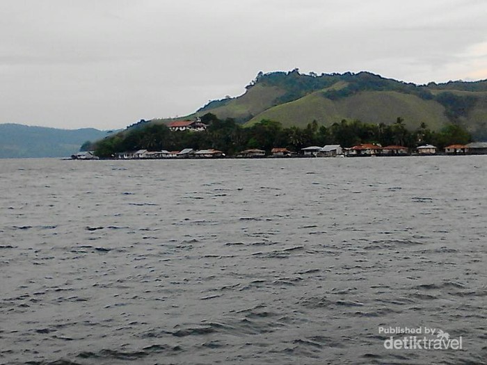 Gambaran Keindahan Danau Sentani di Jayapura