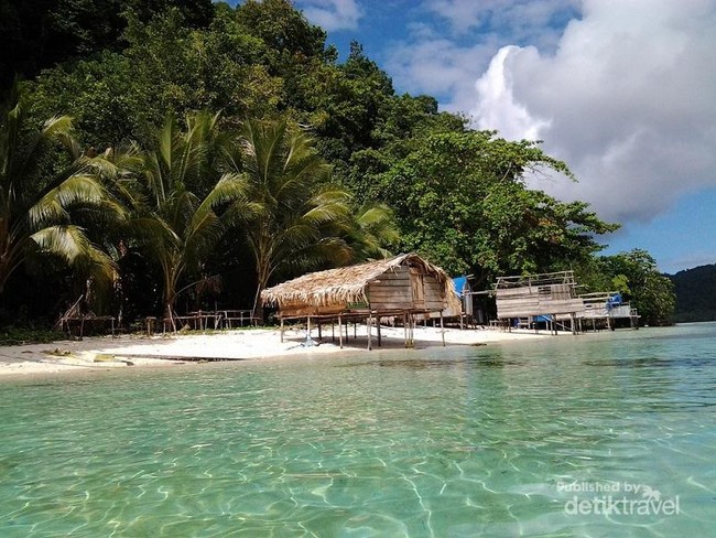 Ganan, Pulau Kecil yang Cantik di Raja Ampat