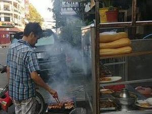 Geliat Pagi di Phnom Penh