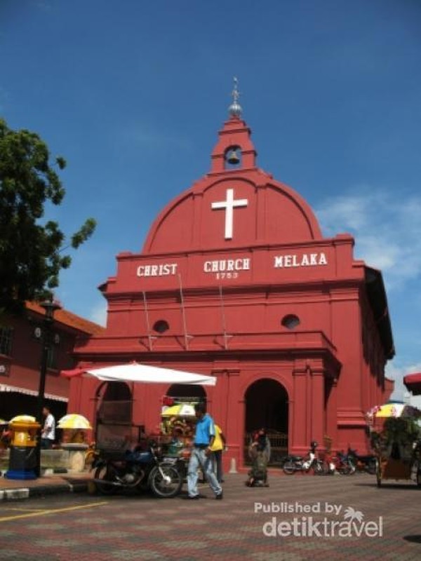 Gereja Merah di Kota Tua Malaysia