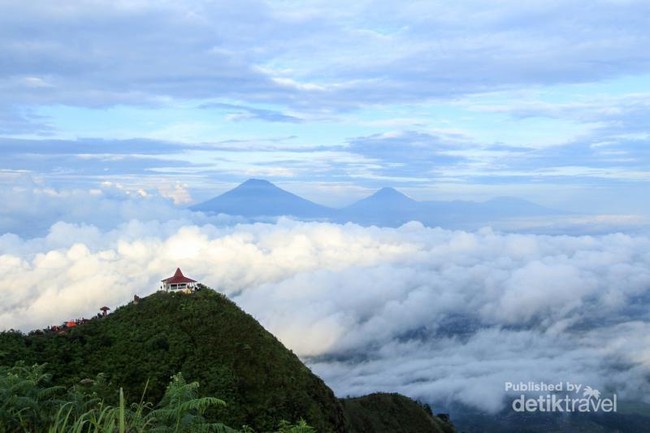 Gunung Andong Memang Indah Banget!