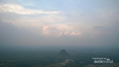 Gunung Munara, Tebing Keraton dari Bogor