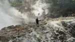 Gunung Salak Punya Kawah Putih yang Cantik Banget!