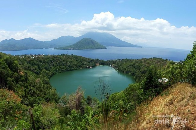 Hamparan Batu Angus yang Unik di Ternate