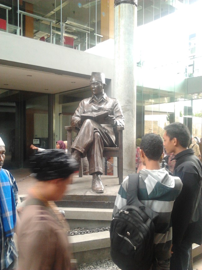 Hati Tergetar di Makam Bung Karno