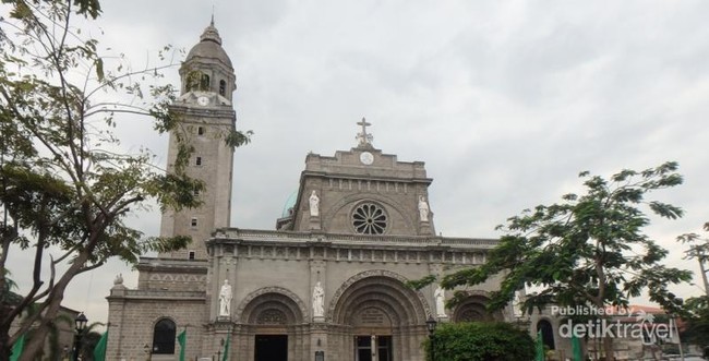 Indahnya Katedral 500 Tahun di Filipina