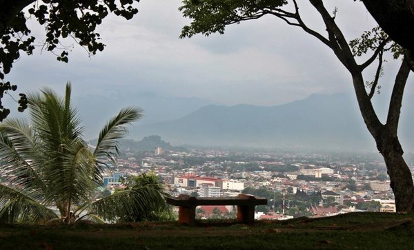 Indahnya Kota Padang Dilihat dari Taman Siti Nurbaya