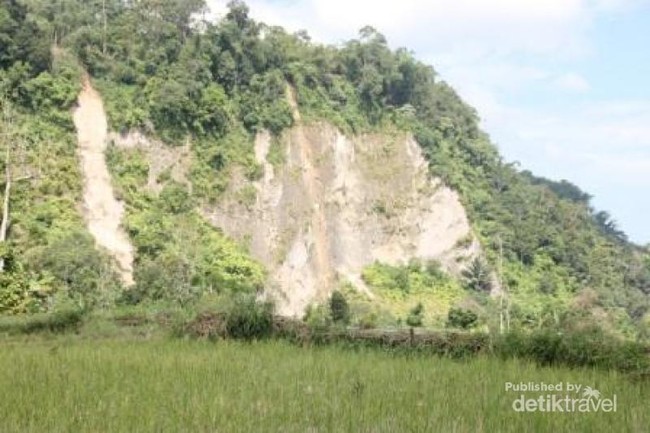 Indahnya Ngarai Sianok & Great Wall Bukittingi