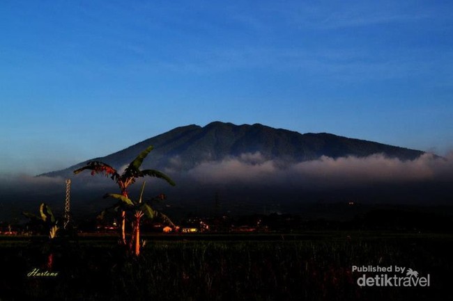 Indahnya Panorama Gunung Salak di Perjalanan Bogor-Sukabumi