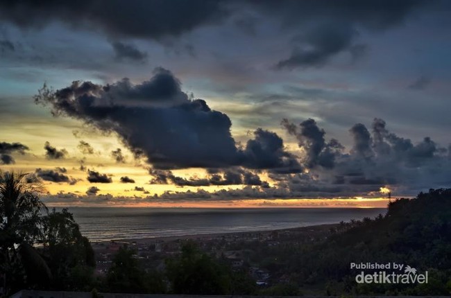 Indahnya Panorama Pantai Parangtritis dari Ketinggian