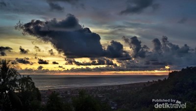 Indahnya Panorama Pantai Parangtritis dari Ketinggian