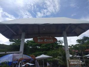 Indahnya Pantai Bai Tranh Nha Trang, Tempat Main Paralayang