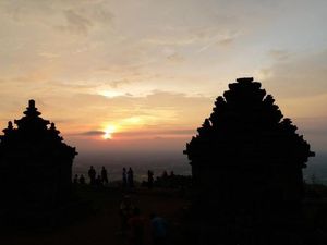 Indahnya Sunset di Candi Ijo