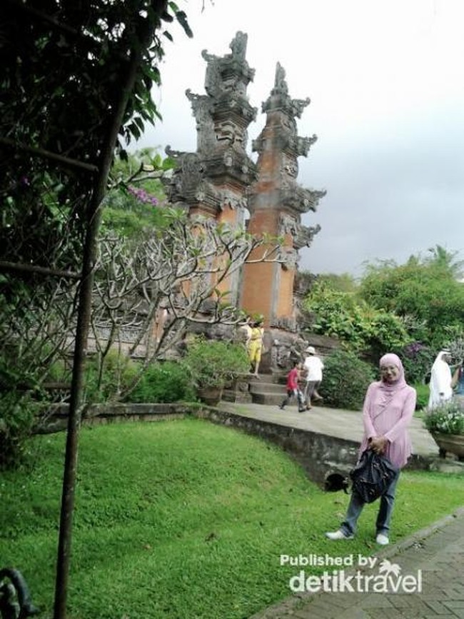 Indahnya Weekend di Taman Bunga Nusantara
