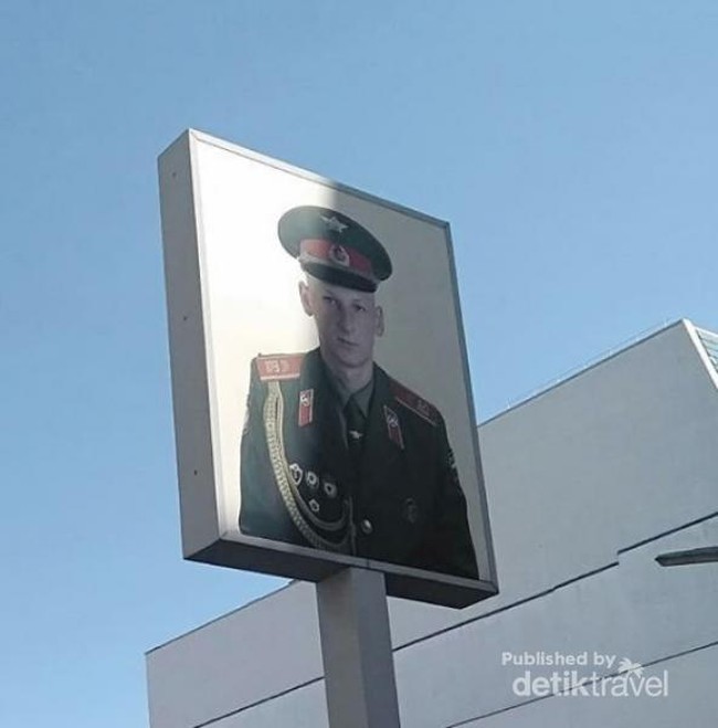 Ini Checkpoint Charlie Berlin, Saksi Bisu Perang Dingin