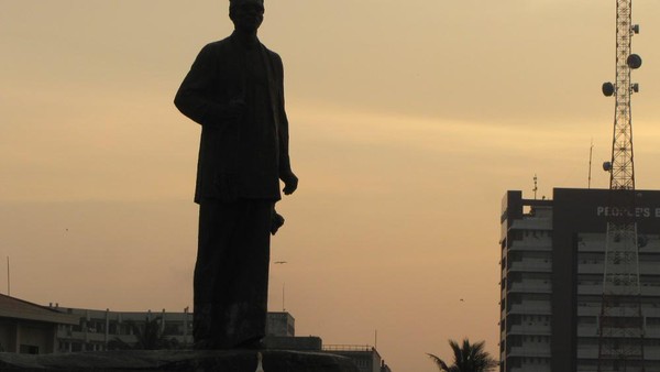 Ini Dia Hiruk Pikuk Colombo di Pagi Hari