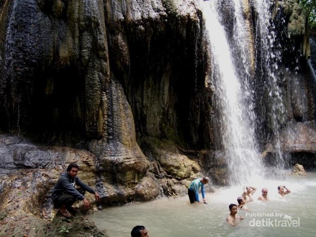 Ini Dia Pulau Moyo, Tempat Liburan Selebriti Dunia