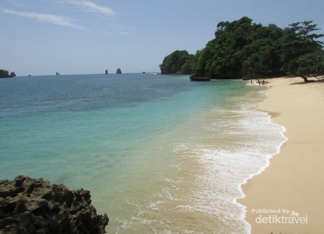Ini Pantai Cantik Tersembunyi di Malang