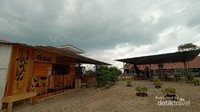 Tampak depan dari Laisy Dairy Farm