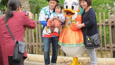 Ini Tempatnya Bertemu Mickey Mouse & Donald Bebek di Jepang