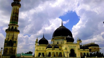 Inilah Aneka Masjid Cantik & Bersejarah di Sumatera