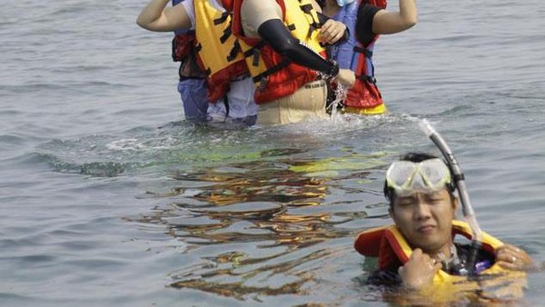 Intip Biota Bawah Laut Pulau Payung