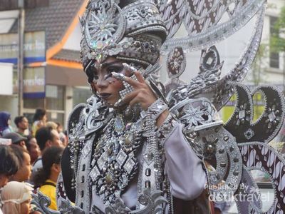 Intip Lagi Karnaval Solo yang Ikonik