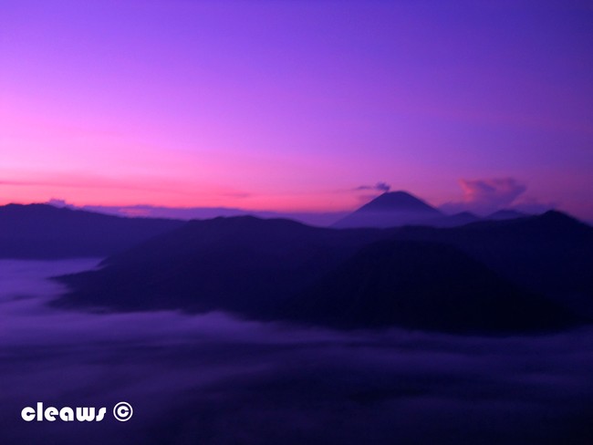 Intip Matahari Terbit dari Puncak Bromo