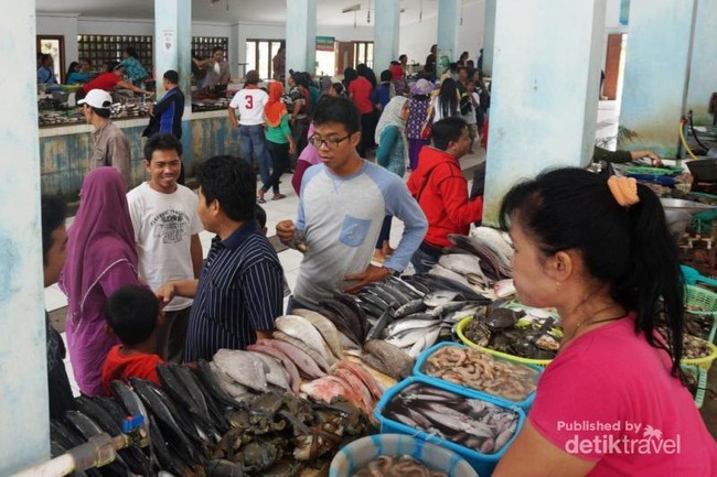Isi Liburan dengan Belanja Ikan di Pantai Depok, Yogya