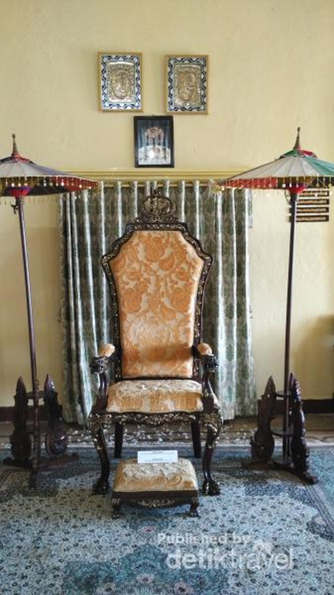 Jalan-jalan ke Keraton Kesultanan Ternate