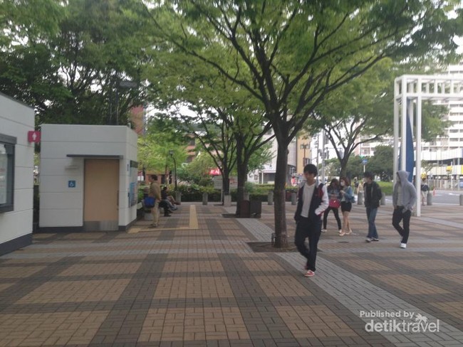 Jalan-jalan Sore Osaka di Jepang, Santai!