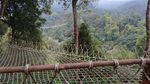Jembatan Gantung Terpanjang di ASEAN Ada di Sukabumi Lho!