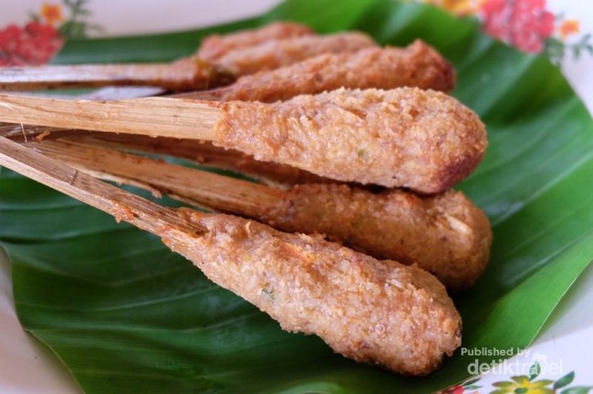 Kalau ke Bali, Cobain Sate Lilit Ya!