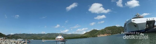 Kapal dan Perbukitan, Perpaduan Sempurna di Pelabuhan Lombok