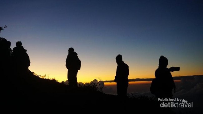 Kawah Ijen dan Taksinya yang Unik
