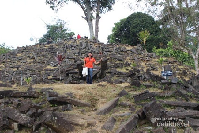 Ke Cianjur, Coba Trekking ke Gunung Padang